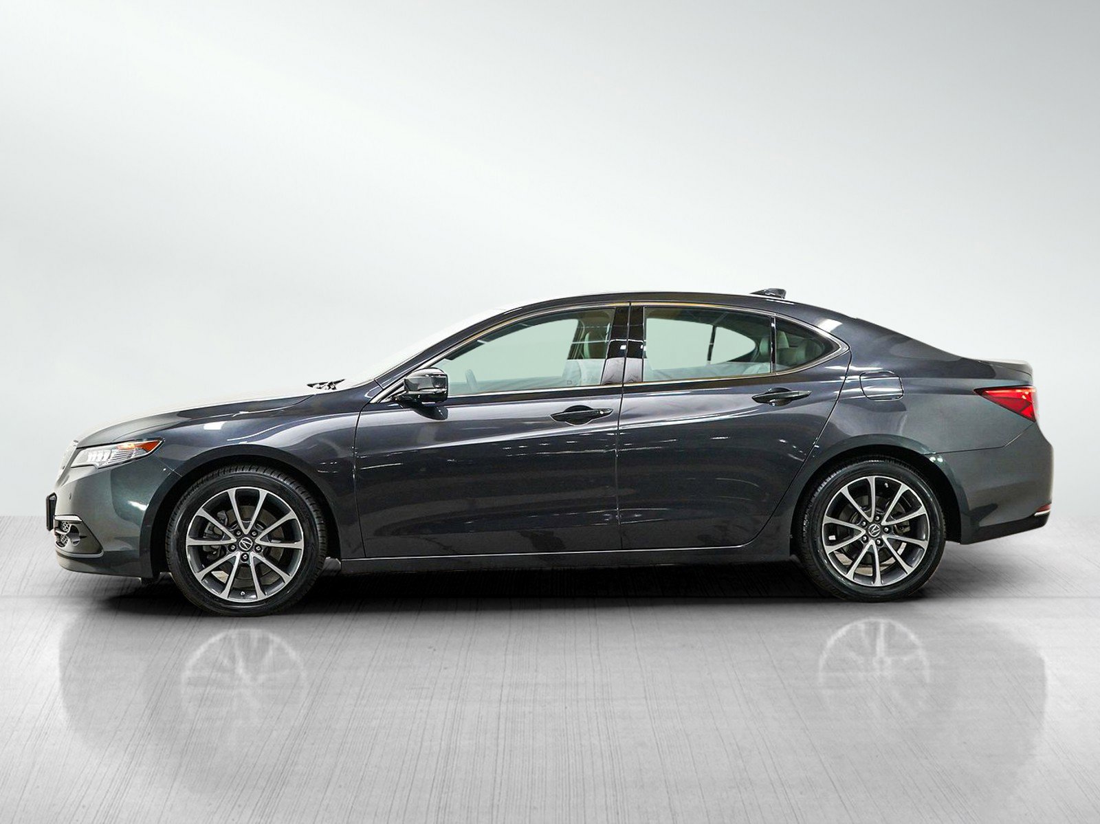 Used 2015 Acura TLX V6 SH-AWD w/ Advance Package image 2