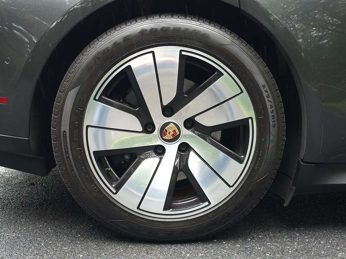 Used 2023 Porsche Taycan w/ Premium Package RWD image 64