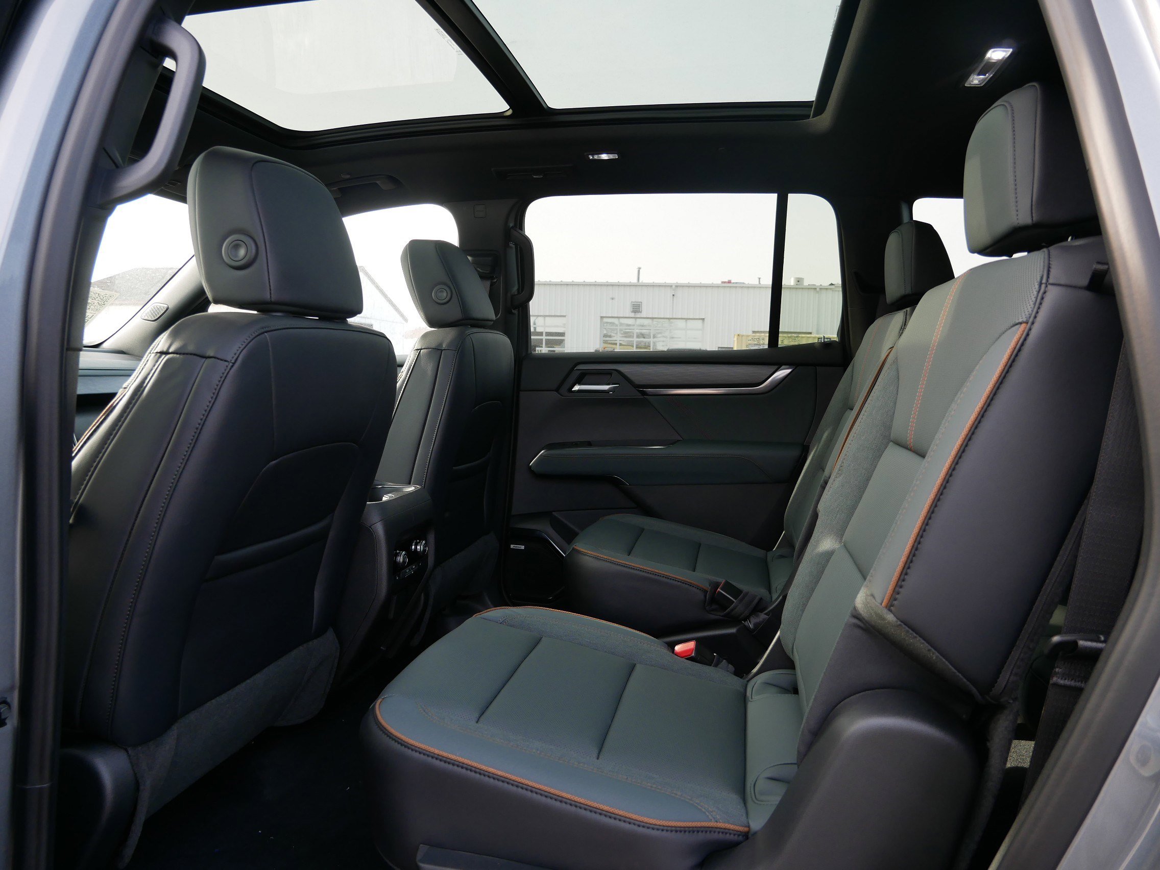 New 2026 GMC Acadia AT4 w/ Luxury Package image 11