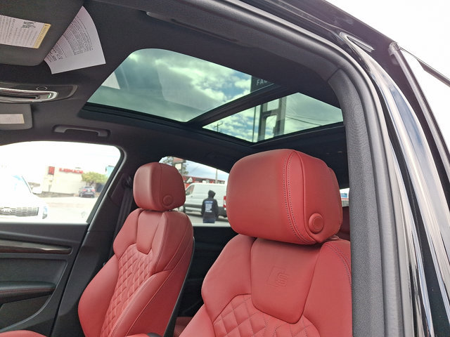 Used 2024 Audi SQ5 Prestige image 14