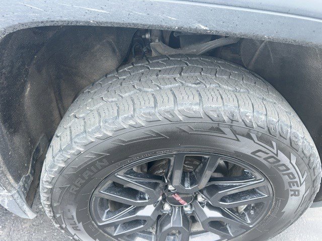 Used 2019 GMC Sierra 1500 Elevation w/ Elevation Value Package image 3