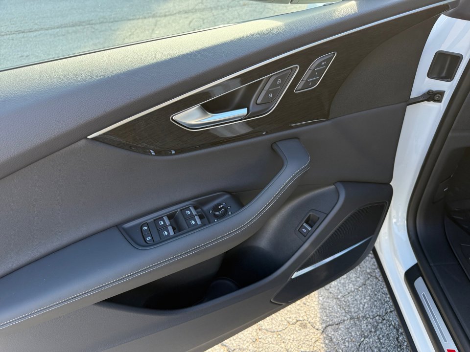 New 2026 Audi Q8 Premium Plus image 32