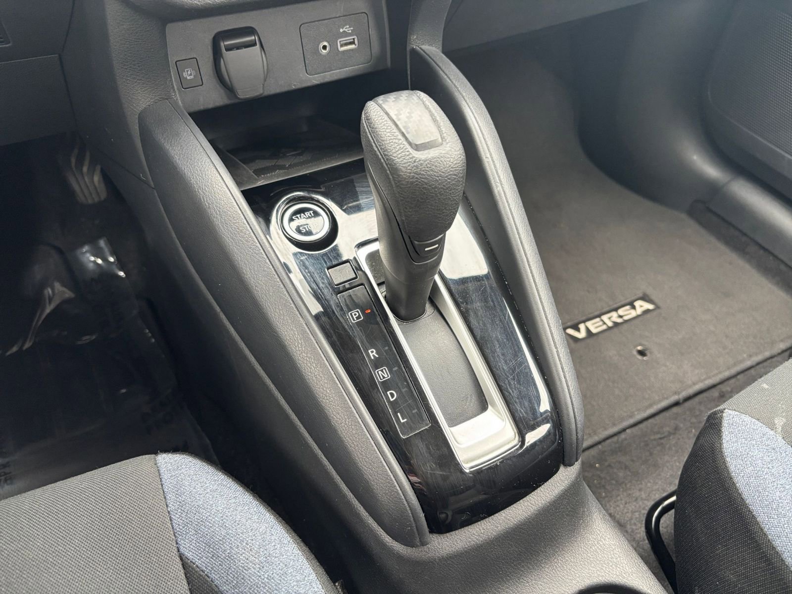 Used 2025 Nissan Versa SV FWD image 36