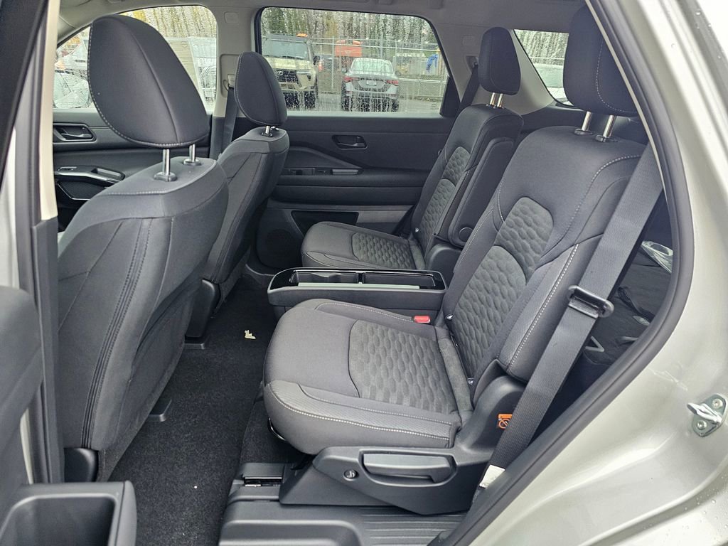 New 2025 Nissan Pathfinder SV w/ SV Premium Package image 22