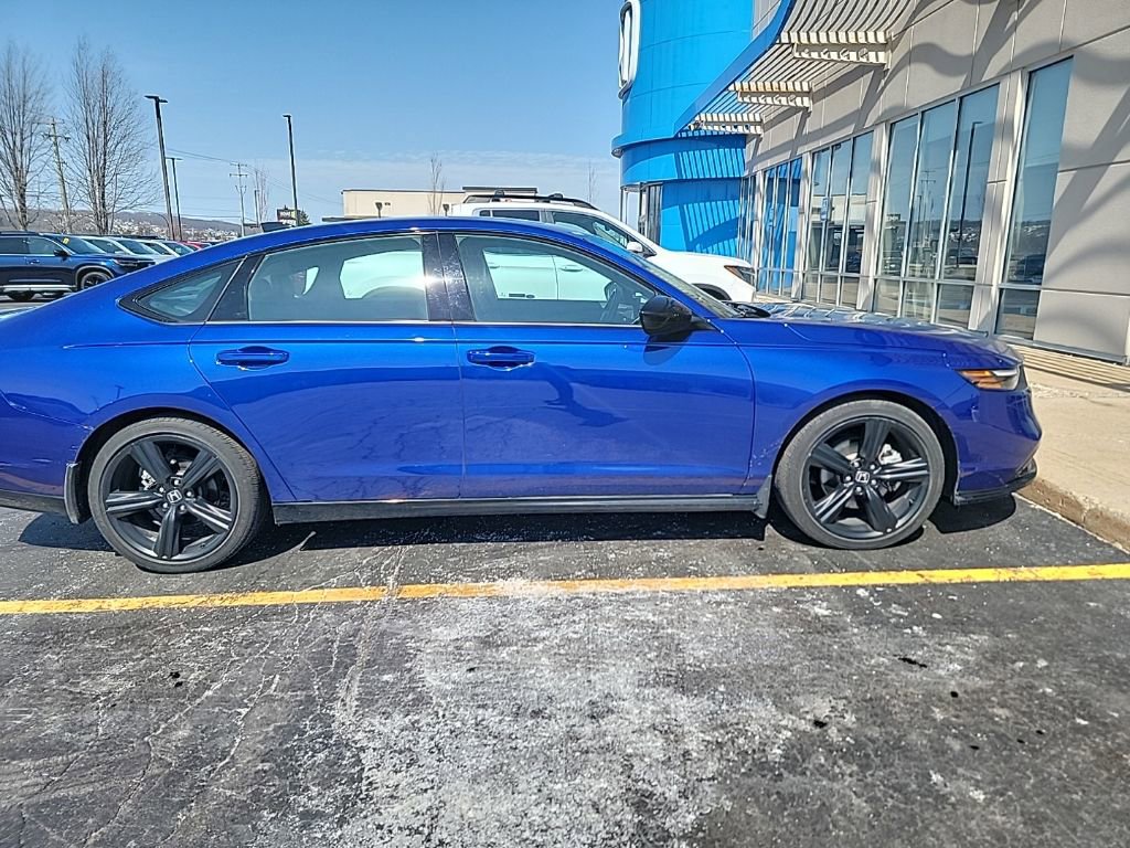 Used 2024 Honda Accord Sport image 2