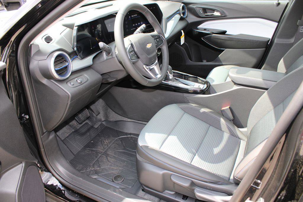 New 2026 Chevrolet Trax LT w/ Driver Confidence Package image 10