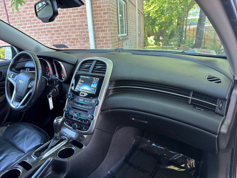 Used 2016 Chevrolet Malibu LTZ FWD image 22