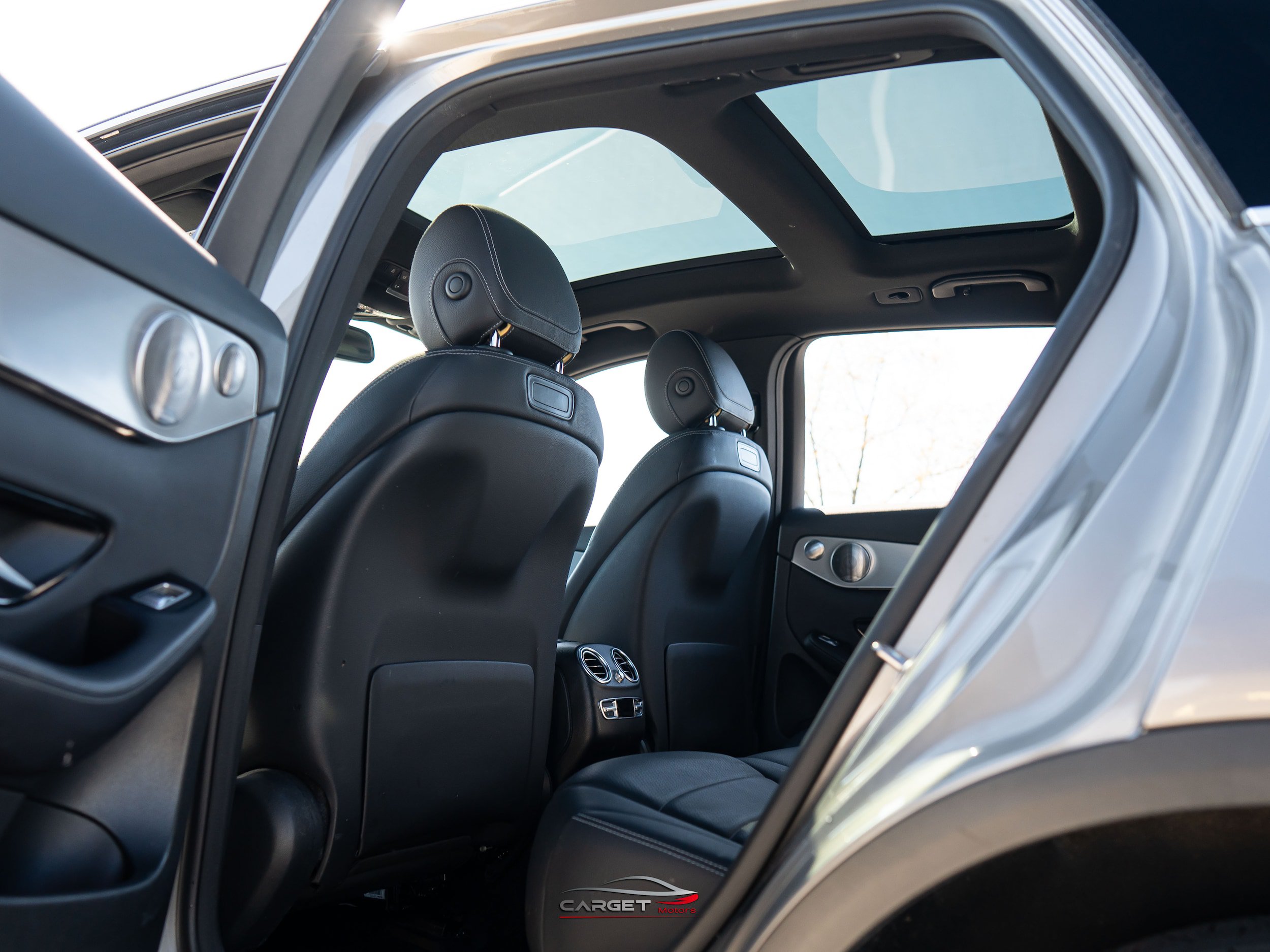 Used 2019 Mercedes-Benz GLC 300 4MATIC w/ Multimedia Package image 20