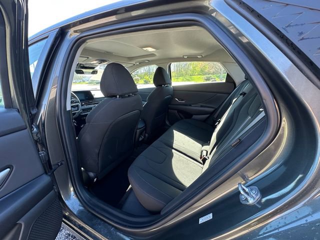 Used 2024 Hyundai Elantra SEL w/ Convenience Package image 18