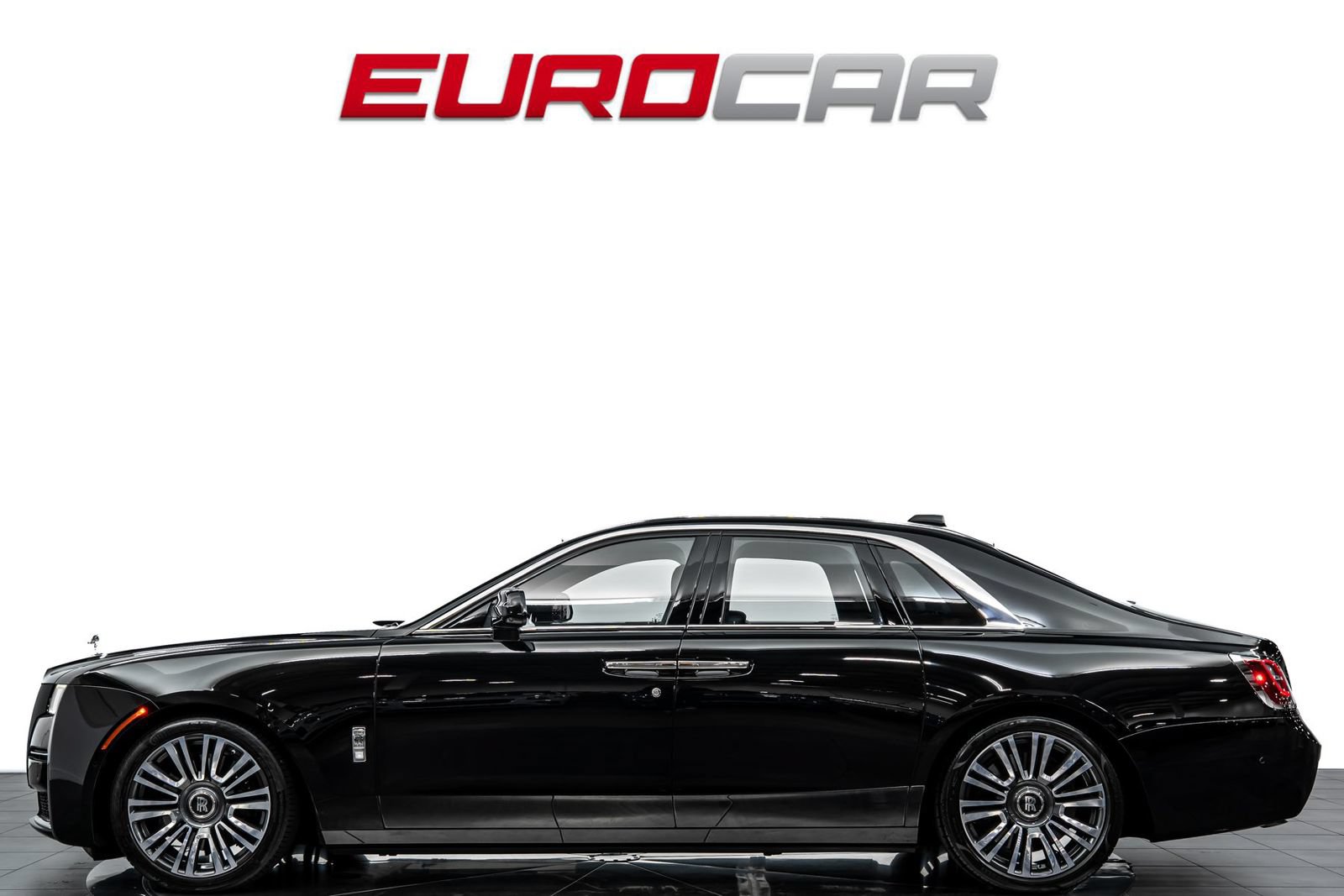 Used 2023 Rolls-Royce Ghost AWD/4WD image 2