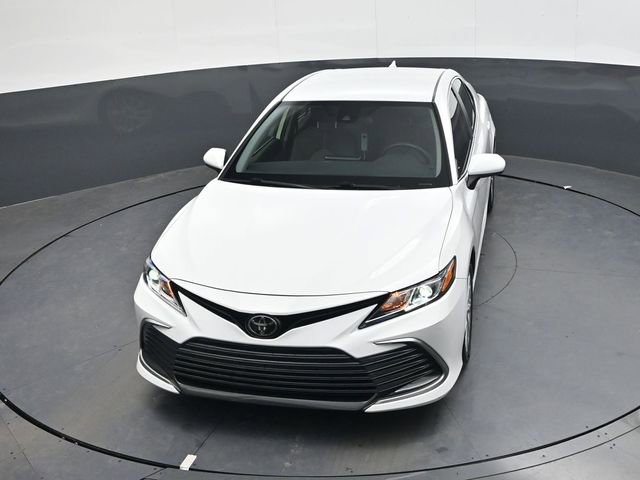 Used 2022 Toyota Camry LE image 18