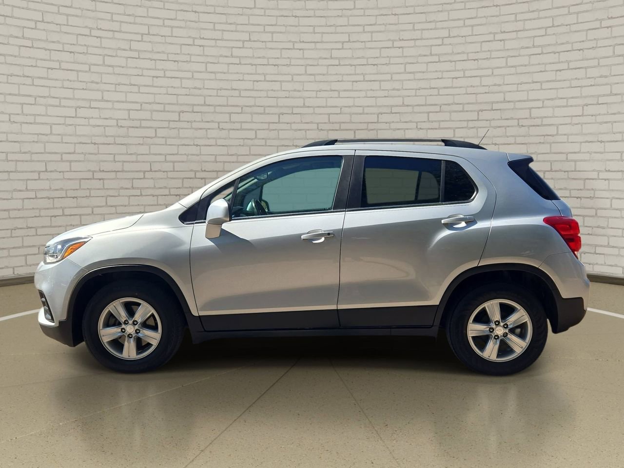 Used 2019 Chevrolet Trax LT FWD image 8