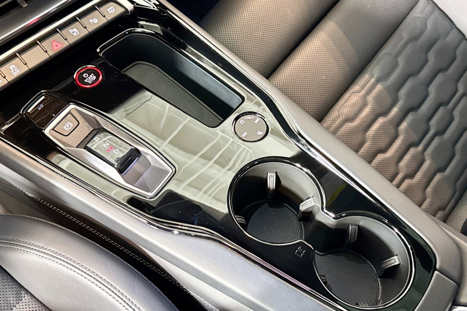 Used 2024 Audi RS e-tron GT w/ Carbon Performance Package image 16