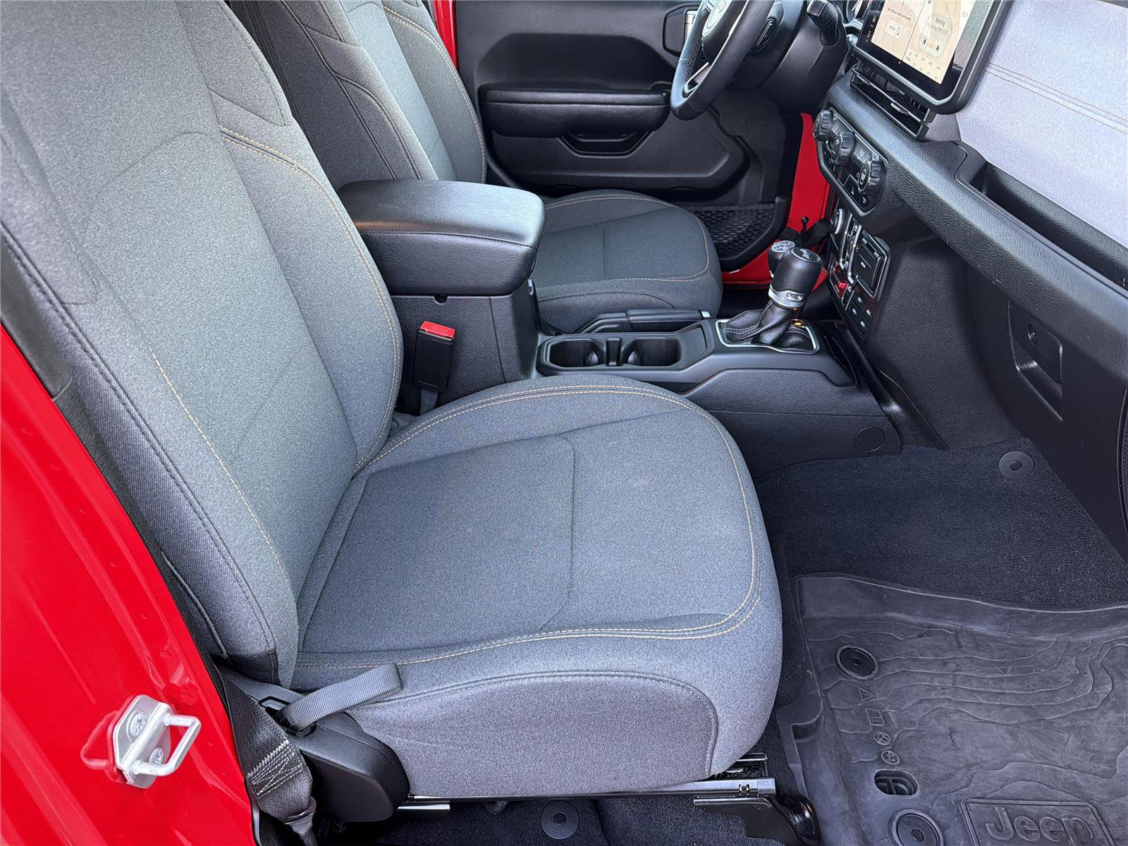 Used 2025 Jeep Wrangler Willys image 13