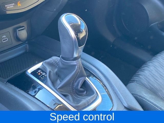 Used 2020 Nissan Rogue SV image 9