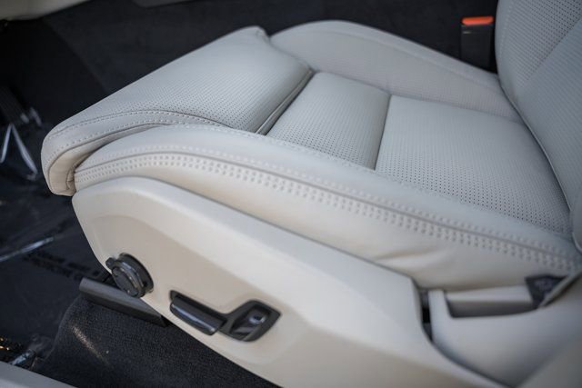 New 2026 Volvo XC90 B6 Ultra w/ Protection Package Premier image 36