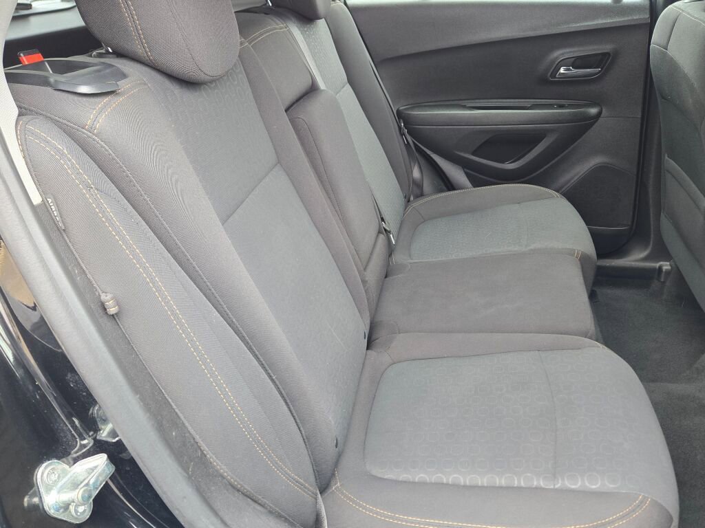 Used 2020 Chevrolet Trax LS w/ LPO, Cargo Package FWD image 11