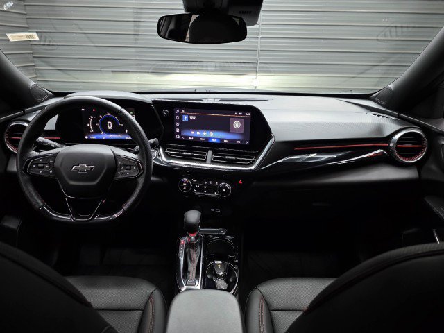 Used 2025 Chevrolet Trax RS w/ Driver Confidence Package FWD image 12