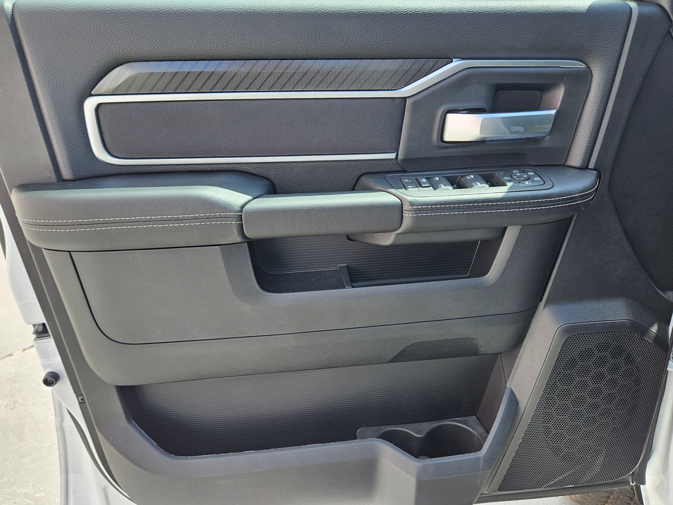 New 2026 RAM 2500 Big Horn AWD/4WD image 16