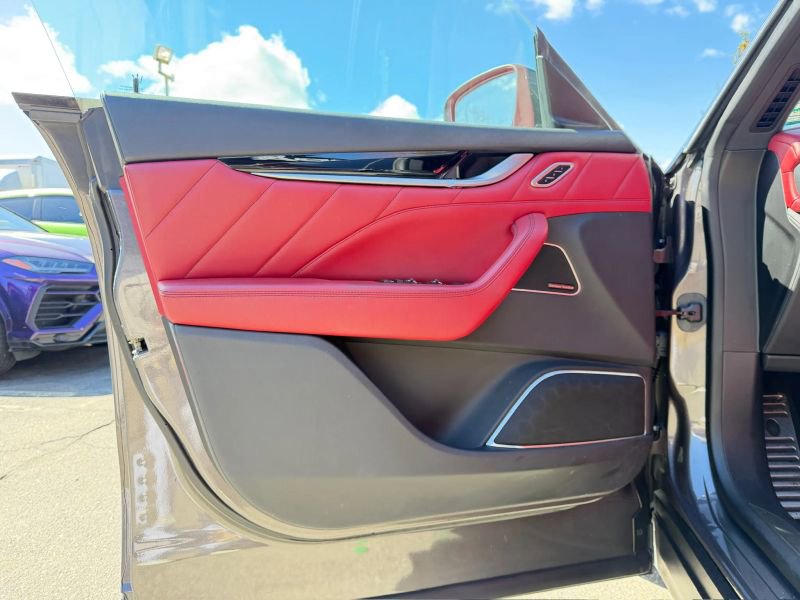 Used 2020 Maserati Levante GranSport image 9