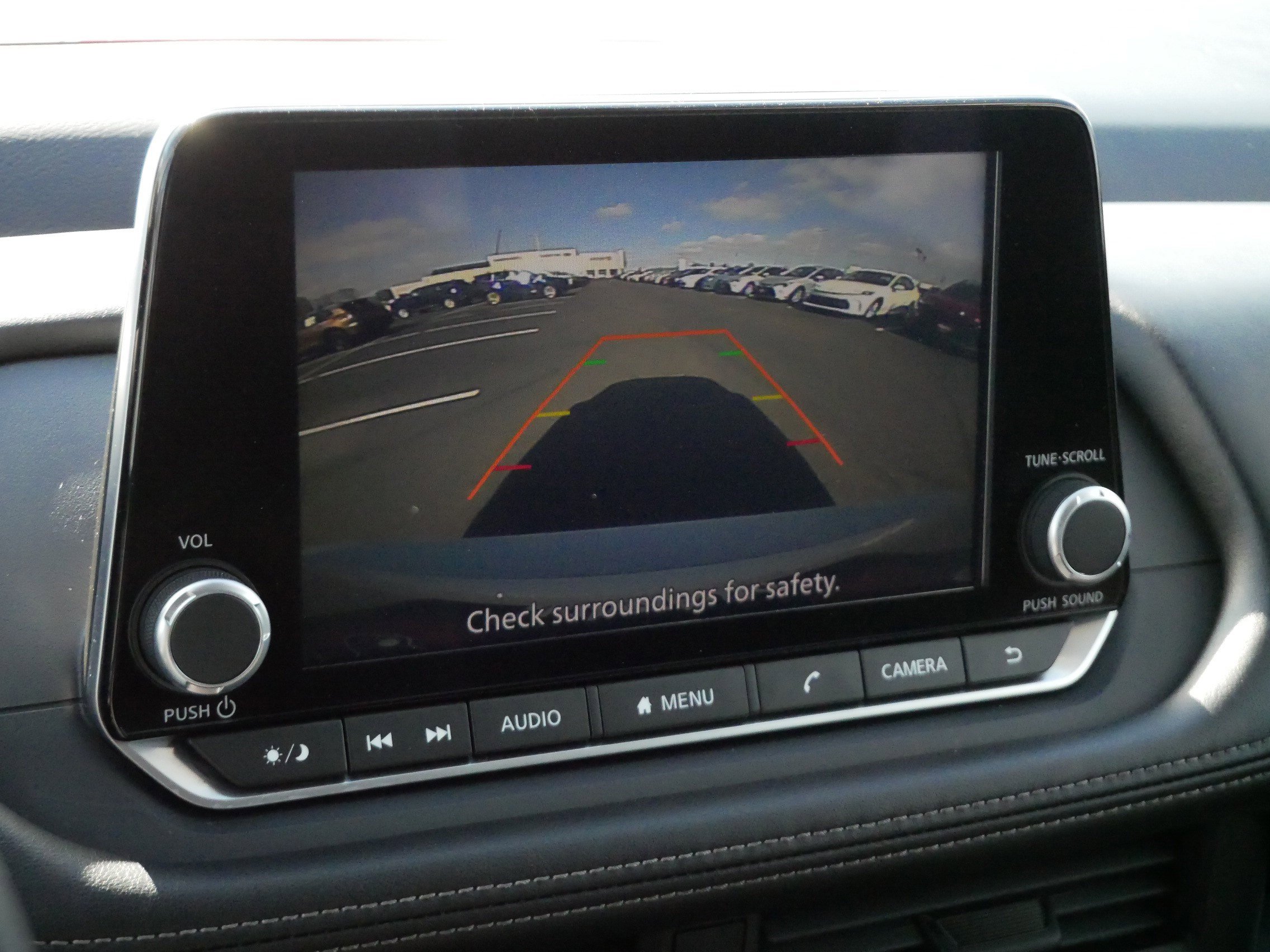 Used 2024 Nissan Rogue S image 31