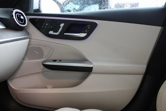 New 2025 Mercedes-Benz C 300 4MATIC Sedan image 30