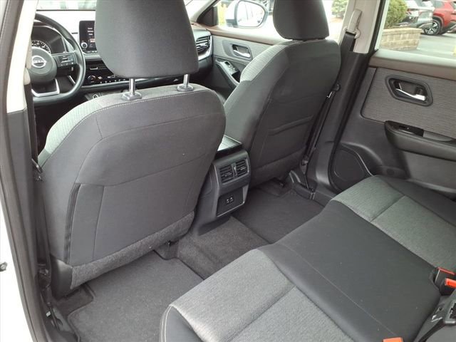 Used 2023 Nissan Rogue SV image 13