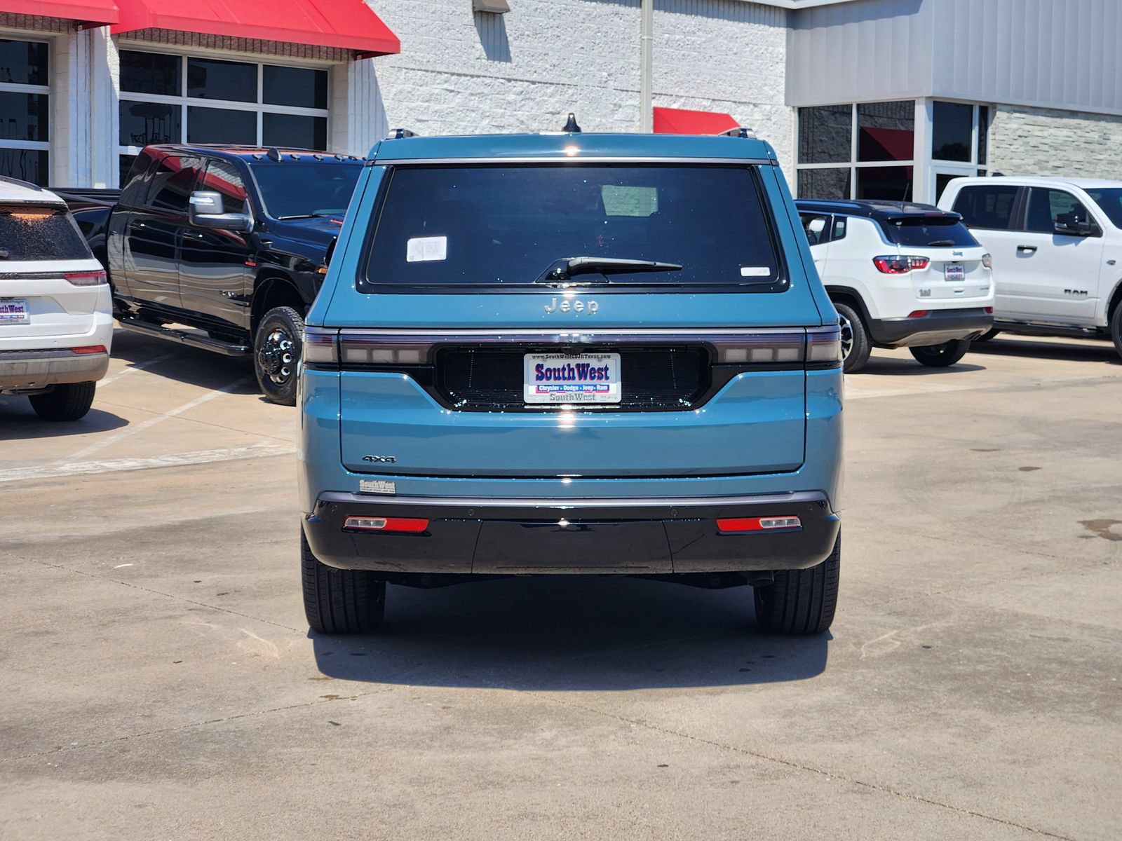 New 2026 Jeep Grand Wagoneer L Summit AWD/4WD image 8