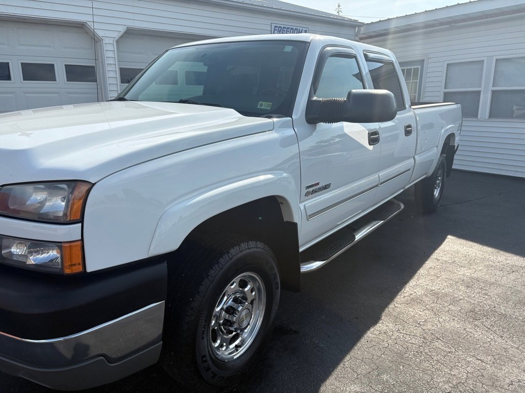 Used 2005 Chevrolet Silverado 2500 LS w/ Heavy-Duty Power Package image 6
