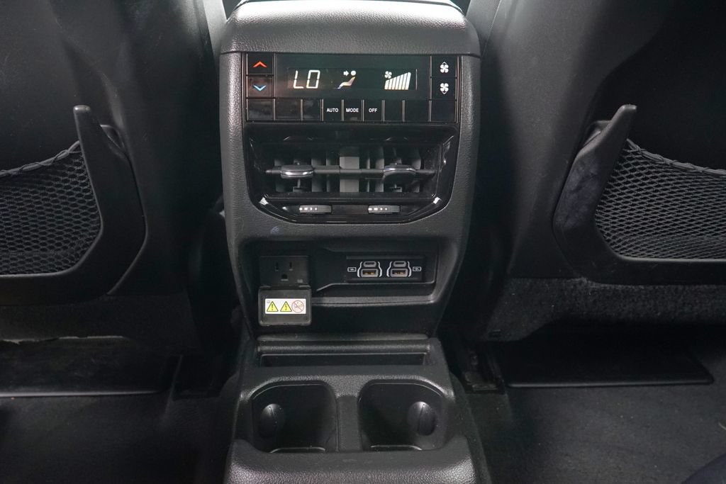 Used 2023 Jeep Grand Cherokee L Laredo AWD/4WD image 12