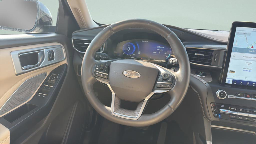 Used 2020 Ford Explorer Platinum w/ Premium Technology Package image 24