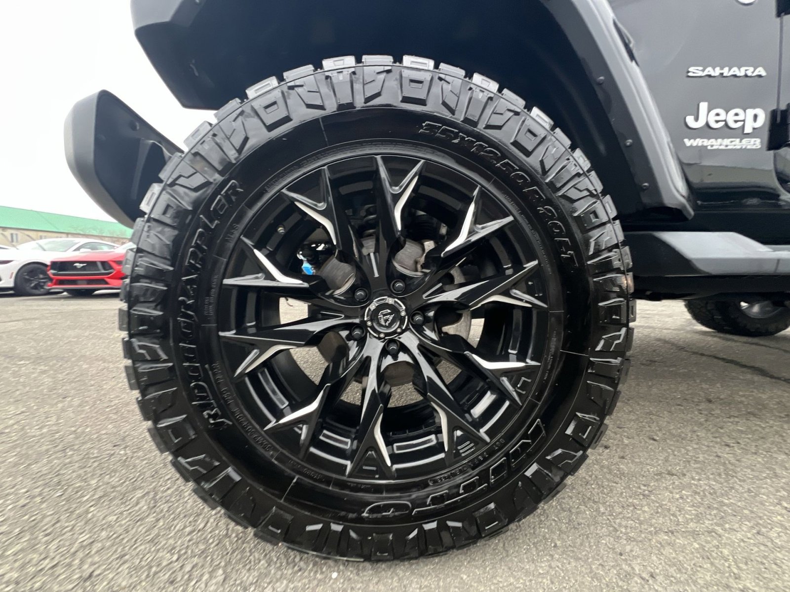 Used 2019 Jeep Wrangler Unlimited Sahara w/ Cold Weather Group image 12