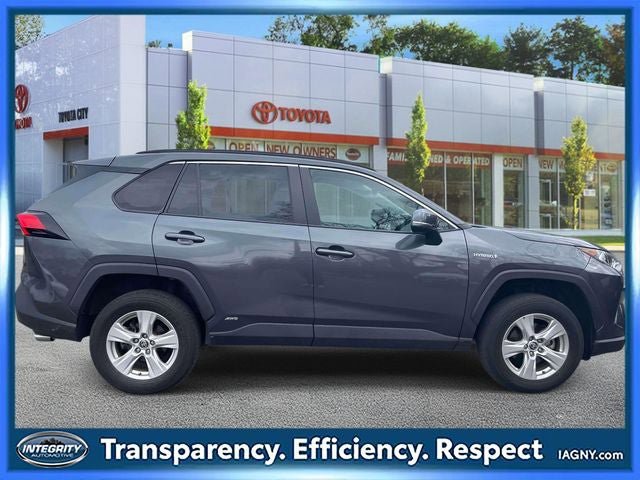 Used 2021 Toyota RAV4 XLE w/ Convenience Package image 5