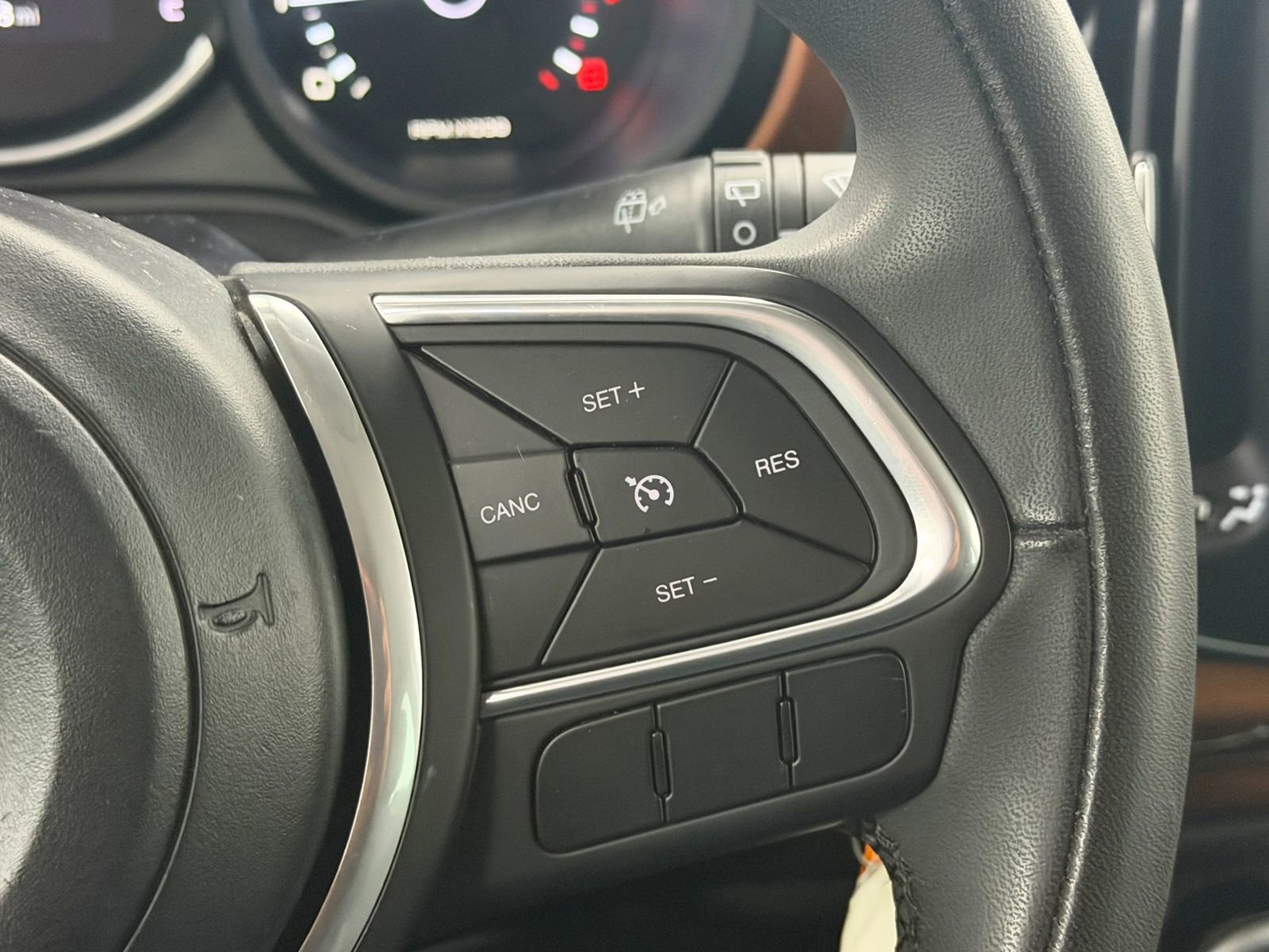 Used 2019 FIAT 500L Pop FWD image 26