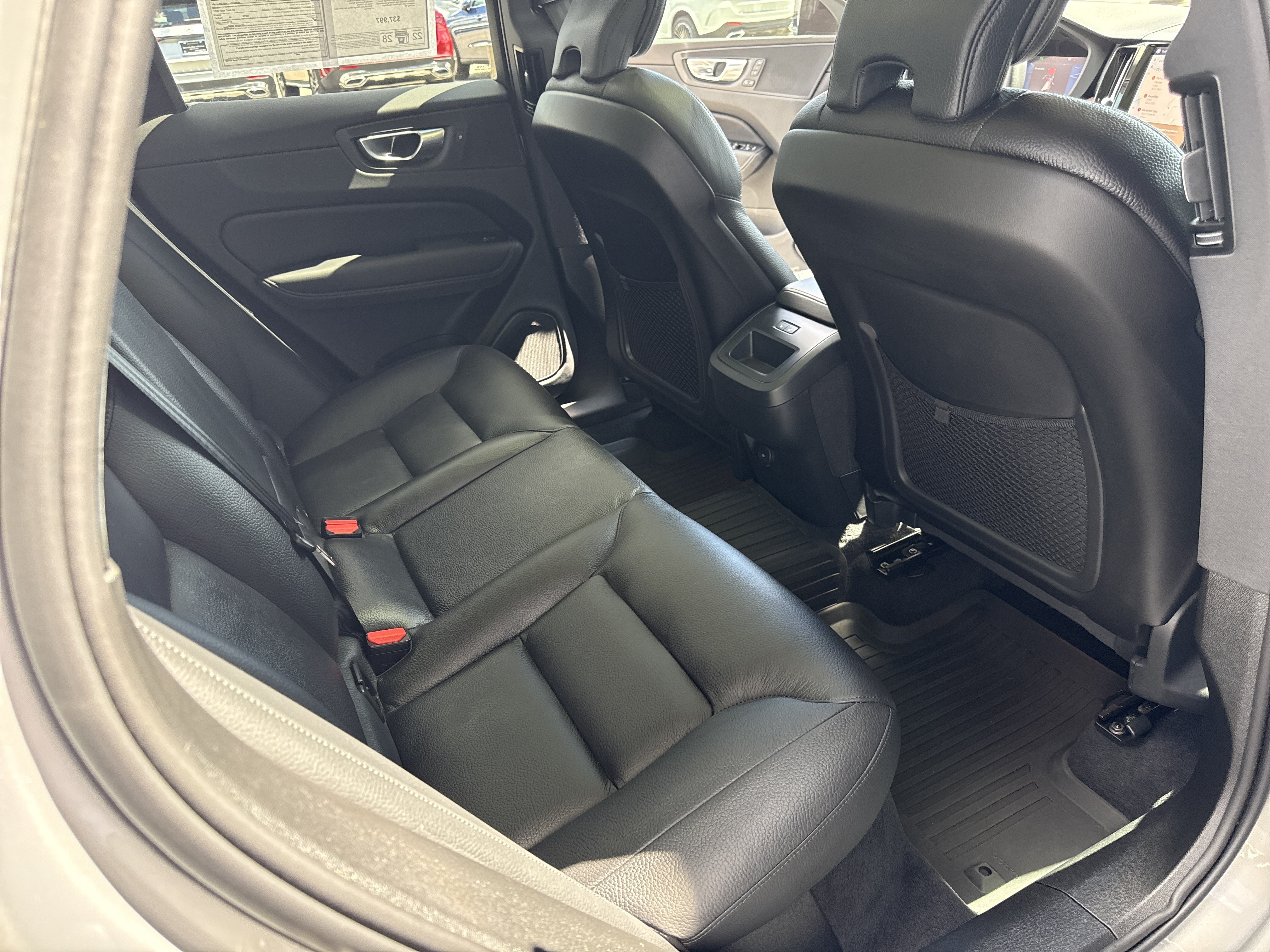 Used 2024 Volvo XC60 B5 Plus w/ Climate Package AWD/4WD image 14