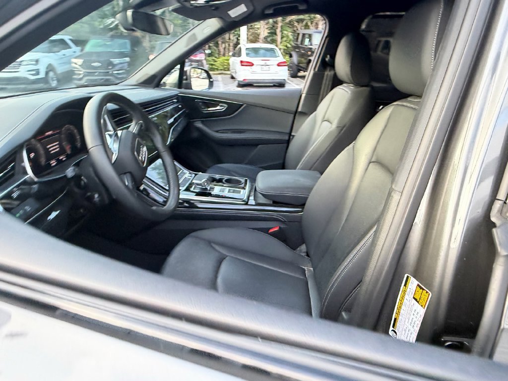 Used 2025 Audi Q7 2.0T Premium Plus w/ Premium Plus Package AWD/4WD image 10