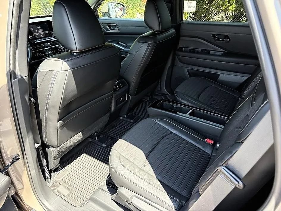 Used 2023 Nissan Pathfinder Rock Creek AWD/4WD image 47
