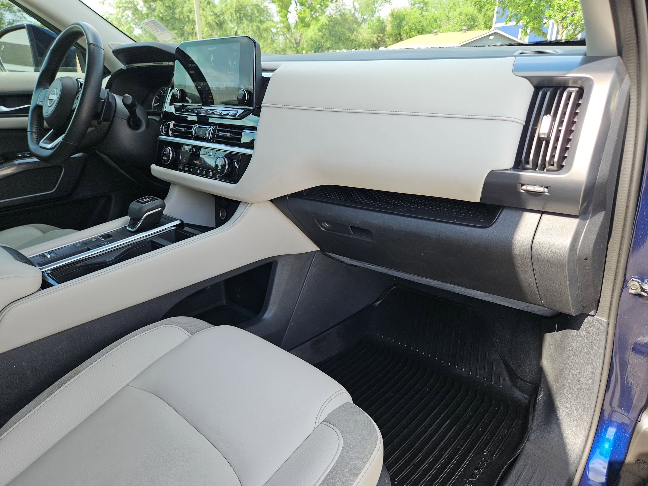 Used 2022 Nissan Pathfinder SL w/ SL Premium Package image 29