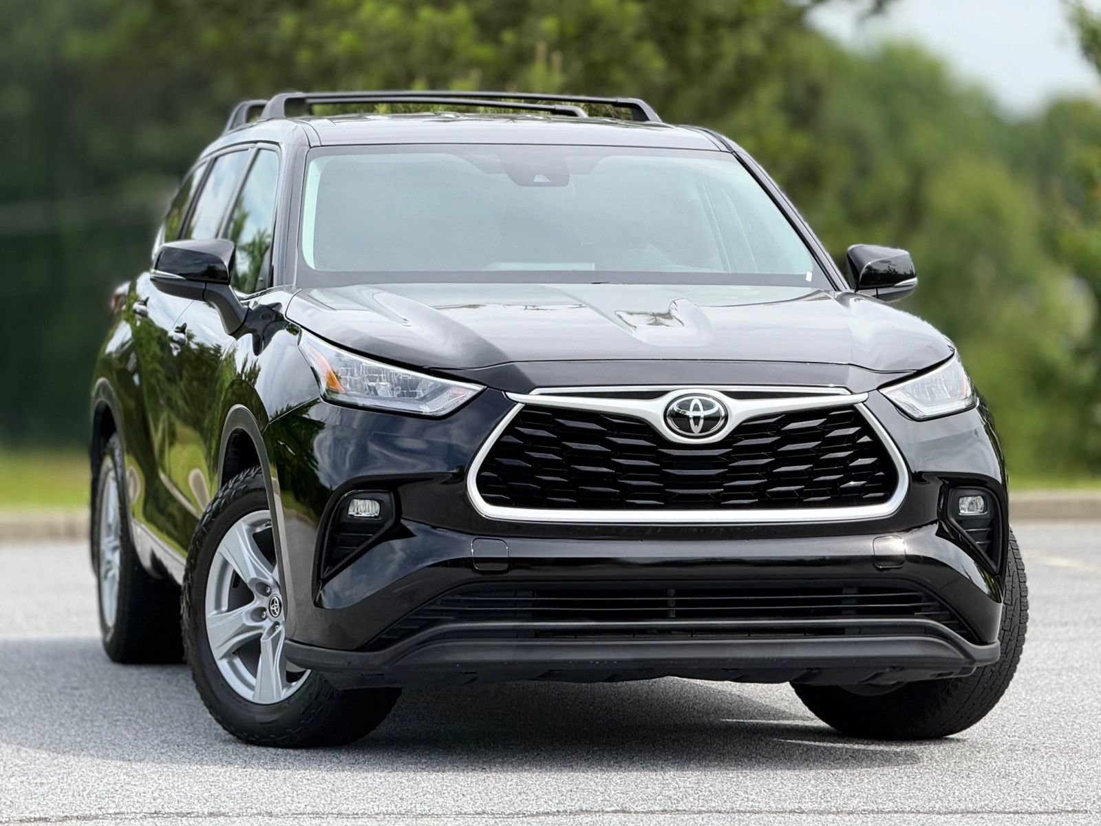 Used 2020 Toyota Highlander LE AWD/4WD image 4