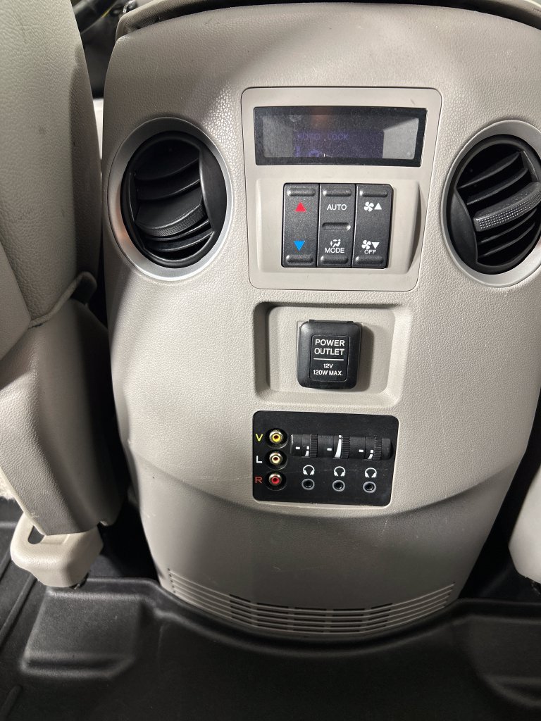 Used 2013 Honda Pilot Touring image 16