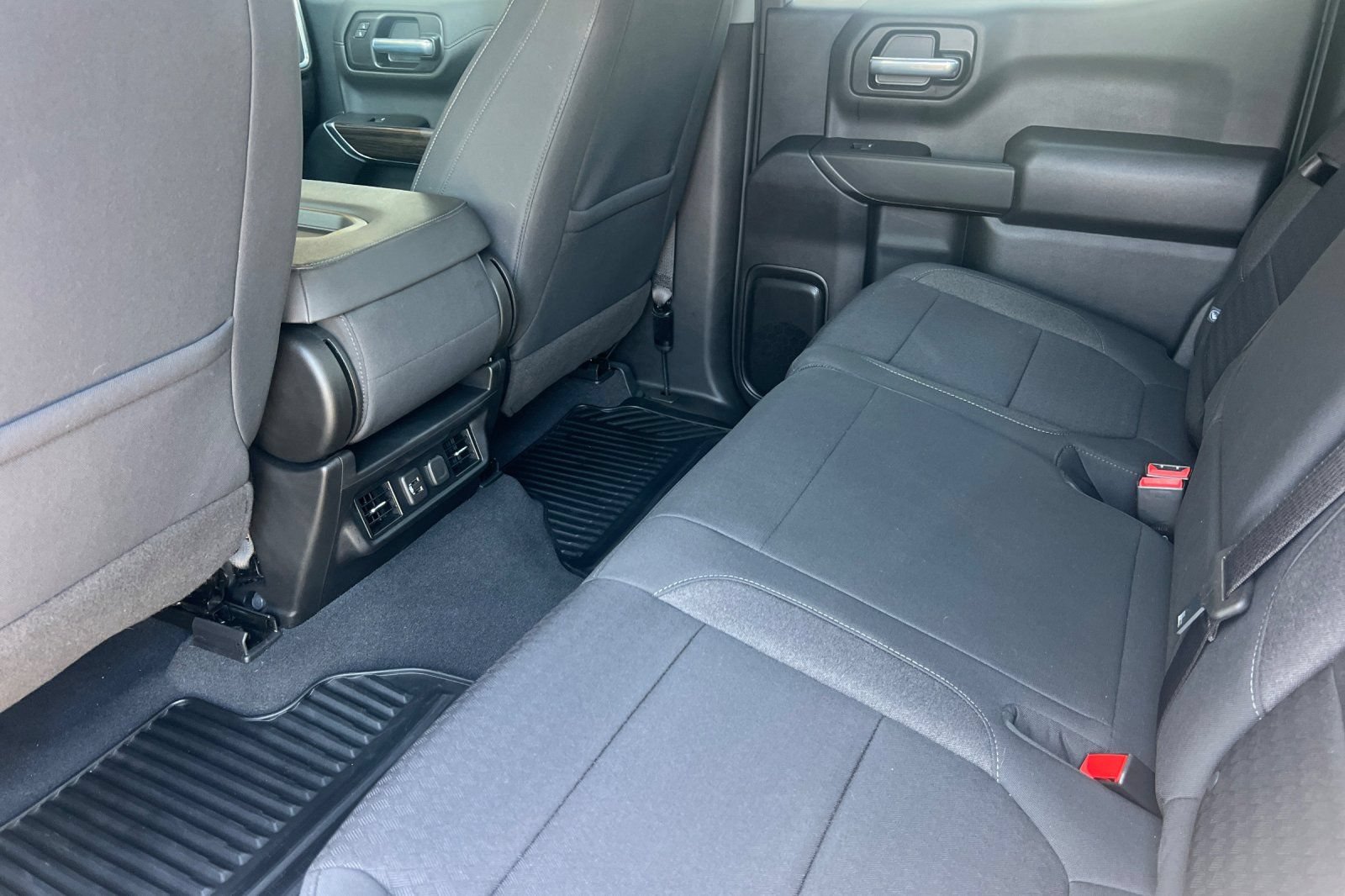 Used 2021 Chevrolet Silverado 1500 LT w/ Z71 Off-Road Package AWD/4WD image 9