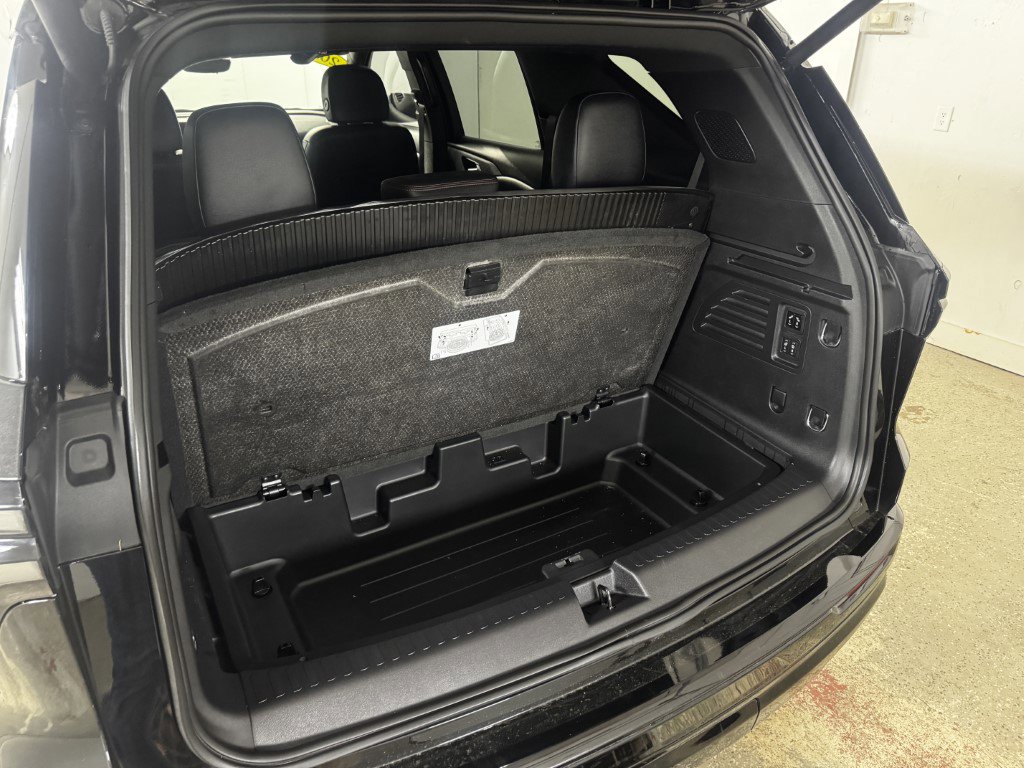 Used 2024 Chevrolet Traverse RS w/ LPO, Floor Liner Package AWD/4WD image 78