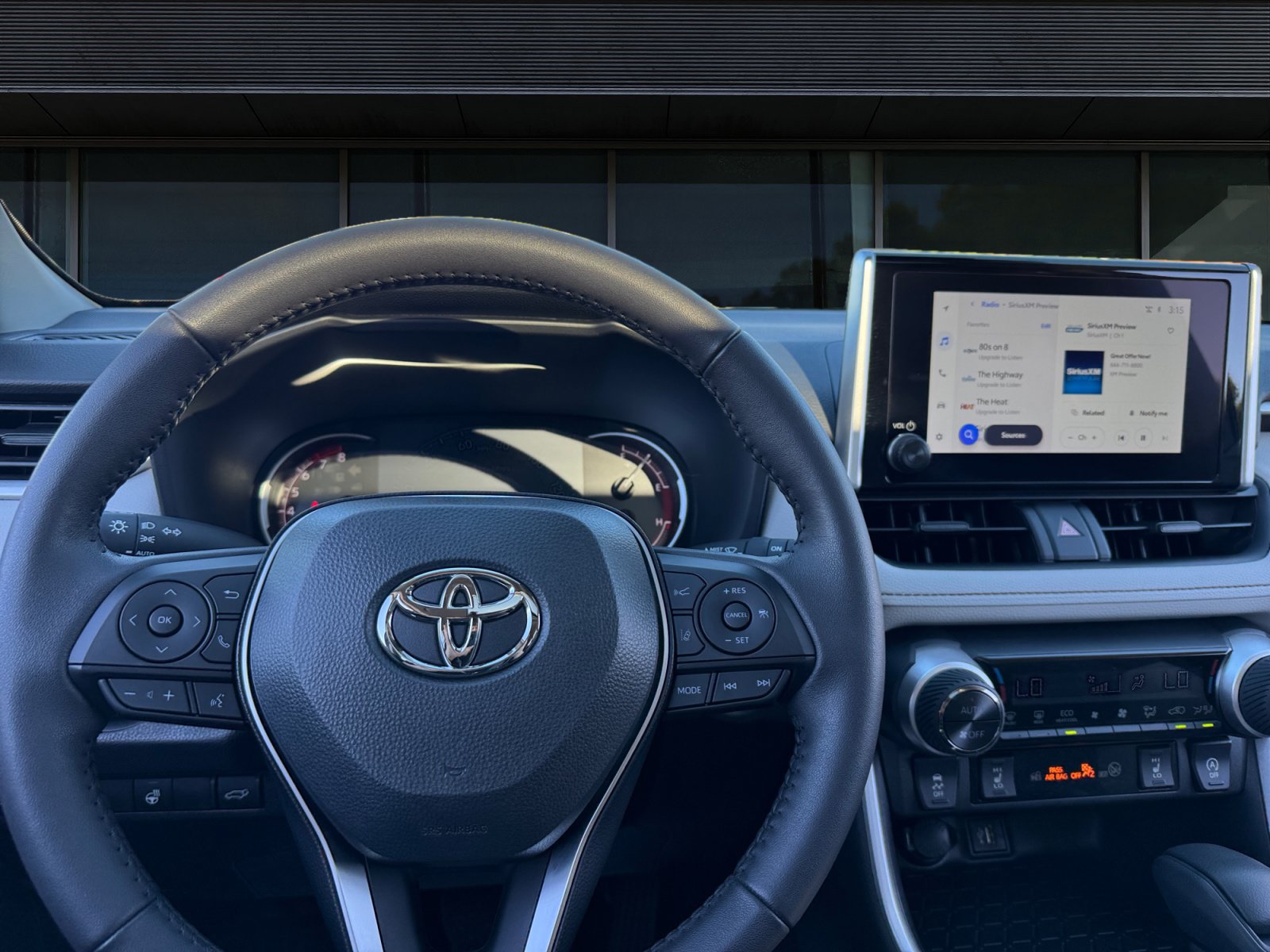 Used 2025 Toyota RAV4 XLE w/ Convenience Package AWD/4WD image 4