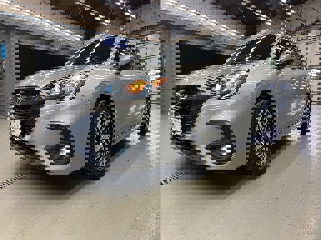 Certified 2025 Subaru Legacy Premium image 3