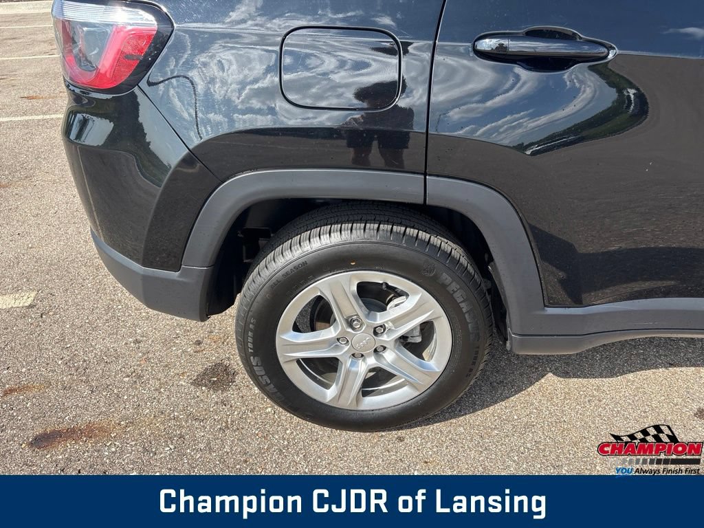Used 2024 Jeep Compass Latitude AWD/4WD image 35