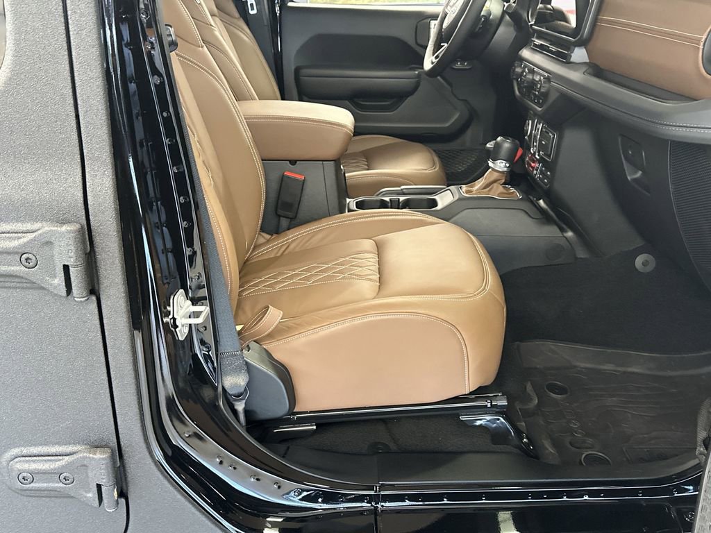 Used 2024 Jeep Gladiator Rubicon w/ Technology Group image 14