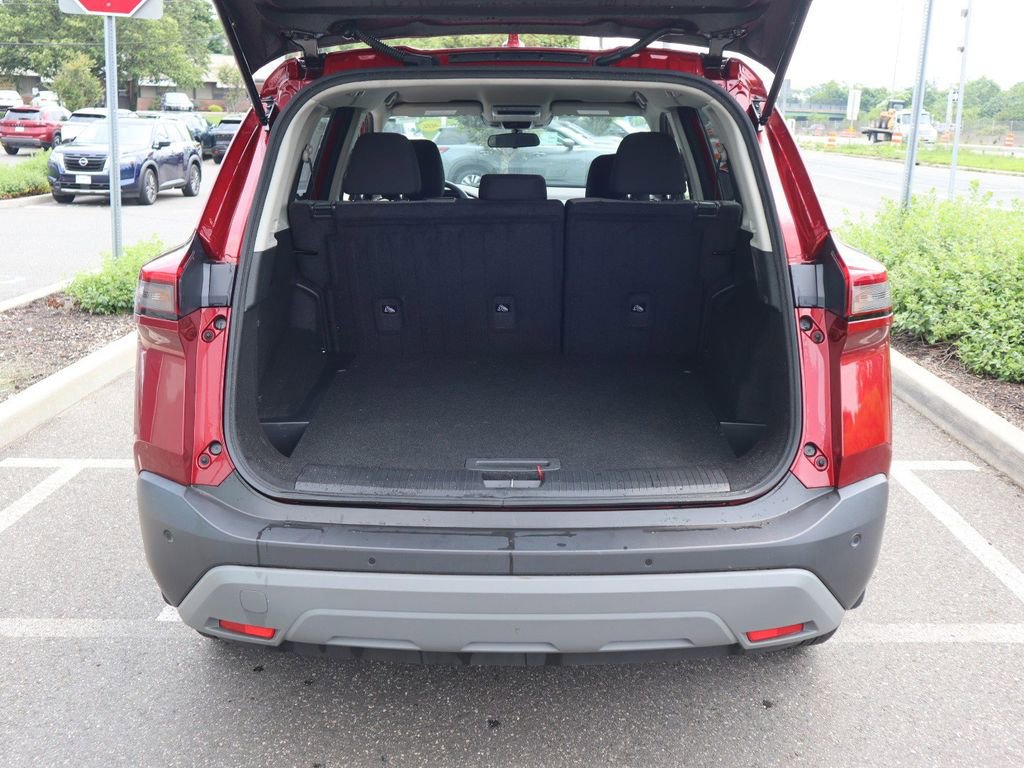 Certified 2023 Nissan Rogue SV image 30