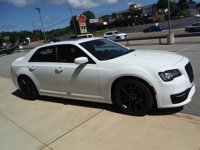 Certified 2023 Chrysler 300 C RWD image 15
