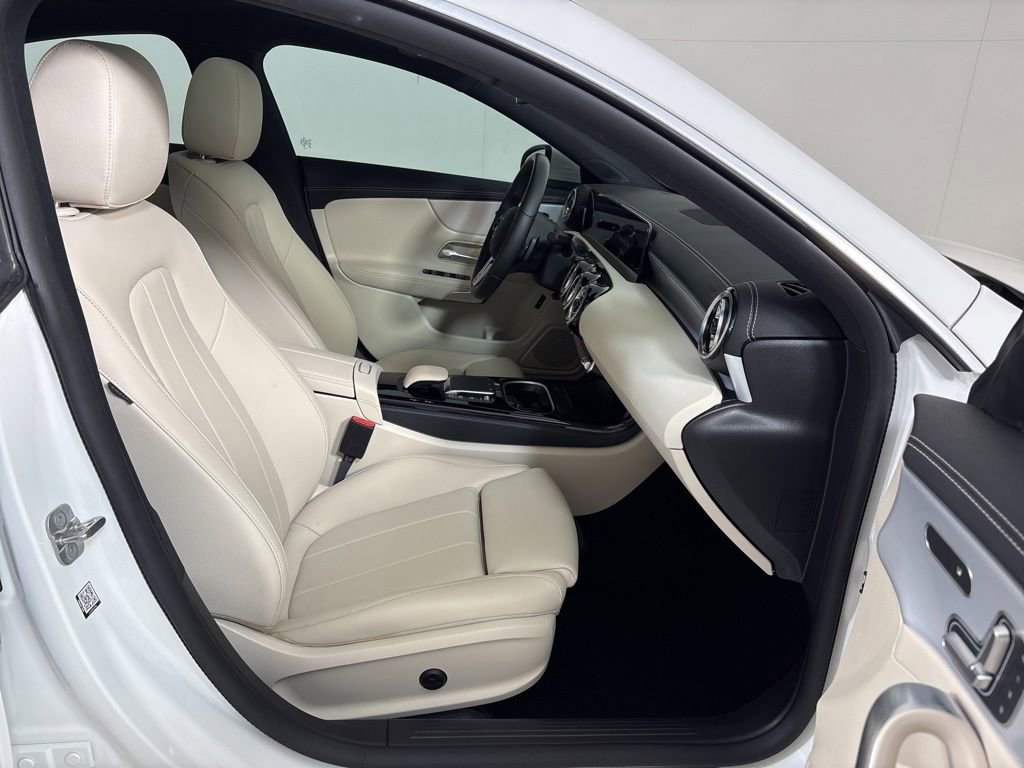 Used 2023 Mercedes-Benz CLA 250 image 12