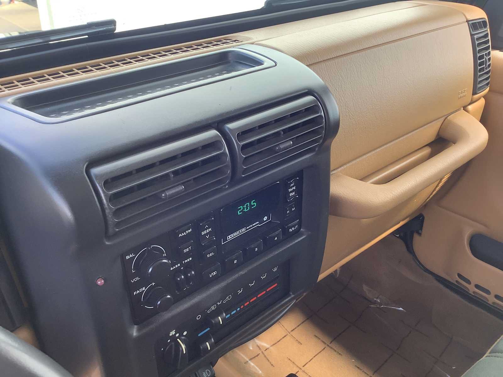 Used 1997 Jeep Wrangler Sahara AWD/4WD image 17